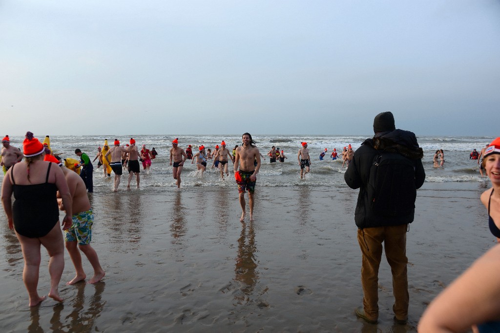 ../Images/Nieuwjaarsduik Nederzandt 2015 115.jpg